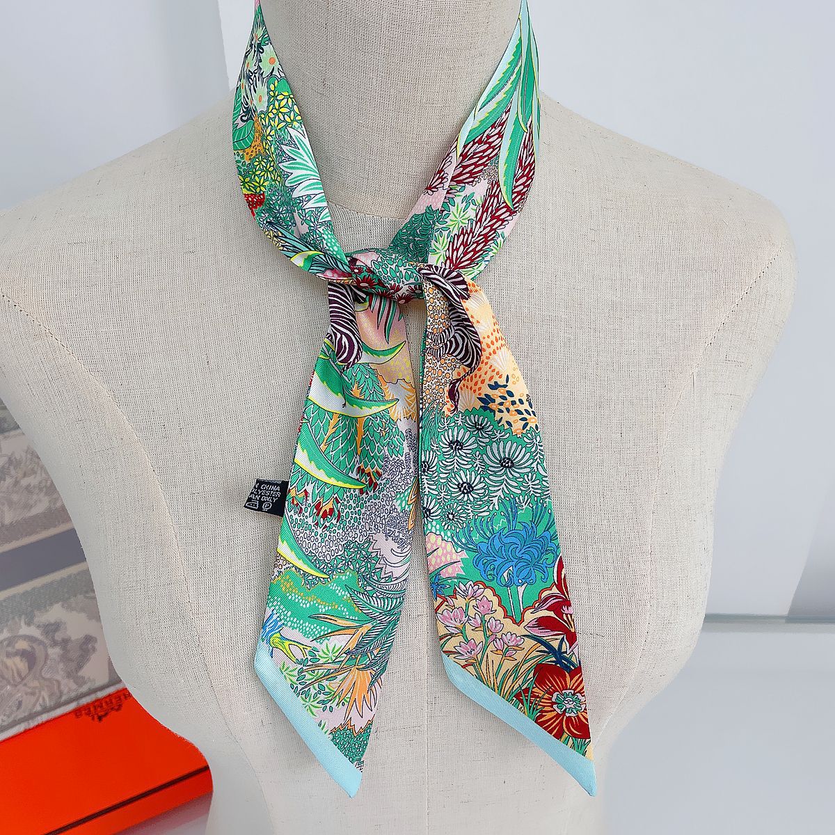 Jungle Horse Print Long Scarf  - Travel Accessories Gifts ulasan dan harga
